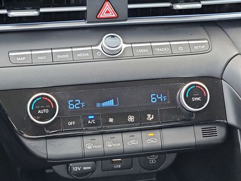 Used 2024 Hyundai Elantra SEL FWD image 15