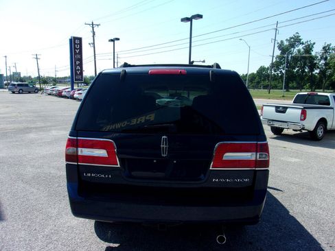 Used 2007 Lincoln Navigator 2WD image 6