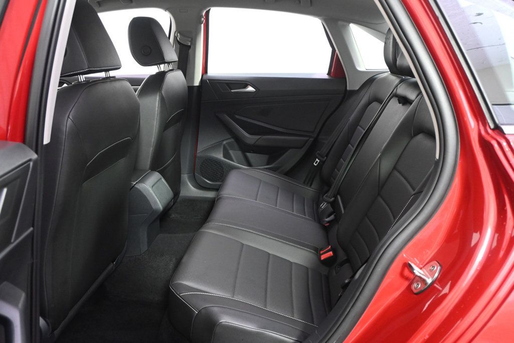 Used 2023 Volkswagen Jetta SE w/ Panoramic Sunroof Package FWD image 21