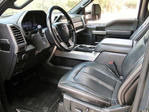 Used 2021 Ford F250 Platinum image 23