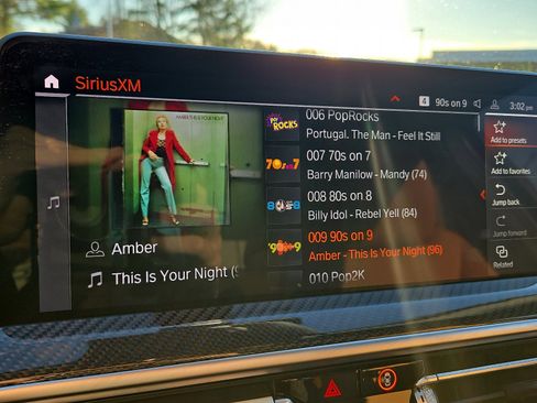 Certified 2023 BMW X4 M40i w/ Premium Package image 18