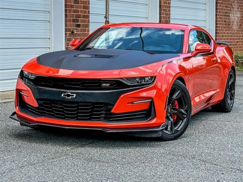 Used 2019 Chevrolet Camaro SS RWD image 7