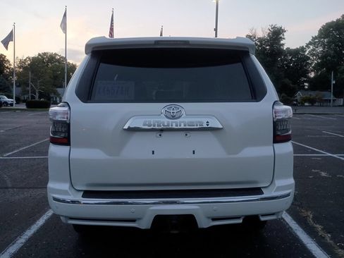 Used 2020 Toyota 4Runner Limited AWD/4WD image 5