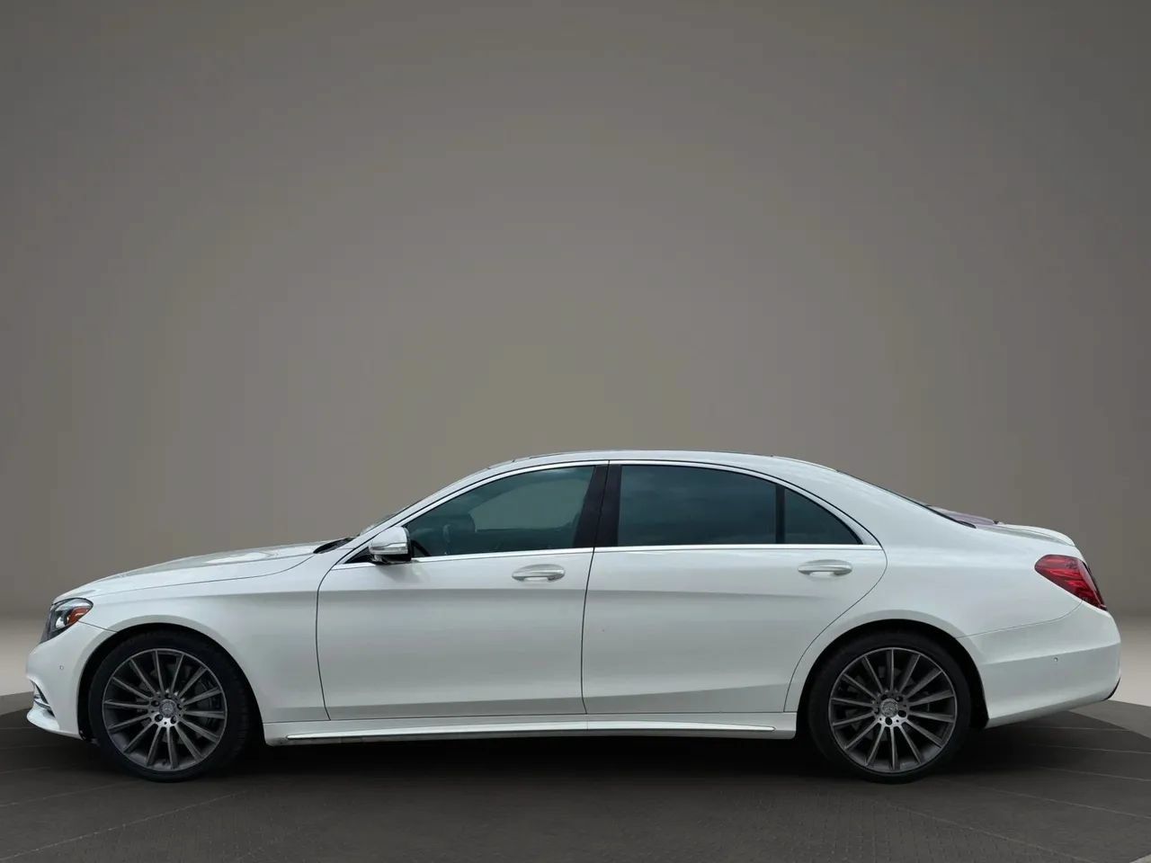 Used 2015 Mercedes-Benz S 550 Sedan image 8