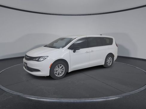 New 2026 Chrysler Voyager LX image 7