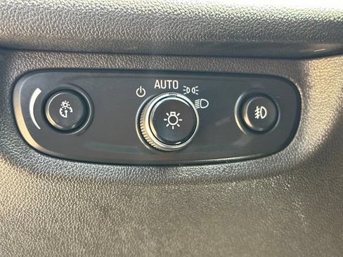 Used 2018 Buick Regal Preferred w/ Sights and Sounds Package AWD/4WD image 27