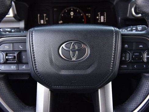 Used 2025 Toyota 4Runner 4WD image 19
