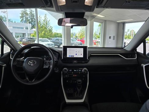 Used 2024 Toyota RAV4 XLE AWD/4WD image 34