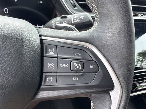 Used 2023 Jeep Grand Cherokee Altitude AWD/4WD image 13