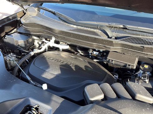 Certified 2025 Honda Ridgeline Black Edition image 10