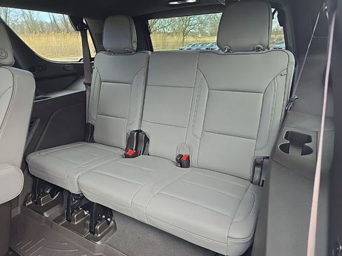 Used 2023 GMC Yukon SLT w/ SLT Luxury Package image 25