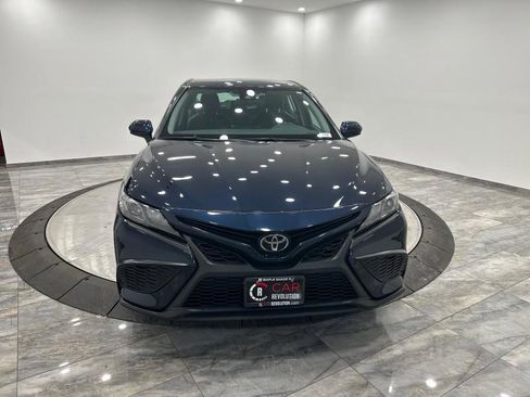 Used 2021 Toyota Camry SE image 2