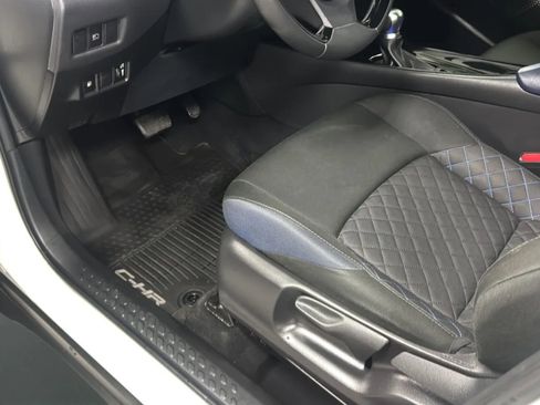 Used 2021 Toyota C-HR XLE FWD image 24