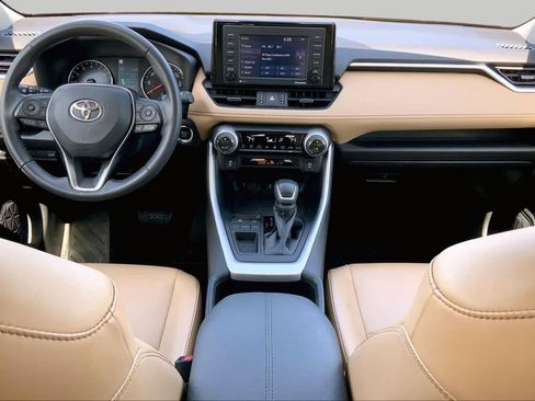 Used 2022 Toyota RAV4 XLE Premium FWD image 16
