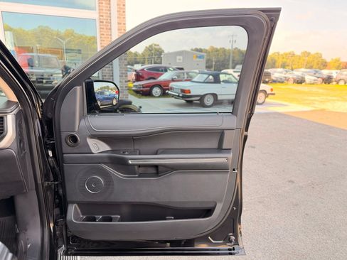 Used 2022 Ford Expedition Max XLT AWD/4WD image 31