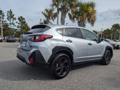 Used 2025 Subaru Crosstrek 2.0i image 4