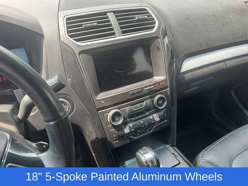 Used 2017 Ford Explorer XLT w/ Equipment Group 202A AWD/4WD image 11
