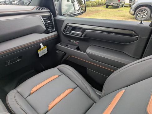 New 2026 GMC Sierra 1500 AT4 w/ AT4 Premium Package AWD/4WD image 18