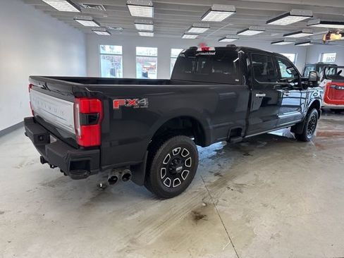 Used 2024 Ford F250 Platinum image 13