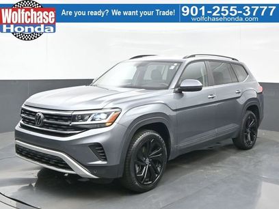 Used 2023 Volkswagen Atlas SE w/ Black Wheel Package