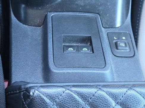 Used 2023 Ford Bronco Wildtrak image 31