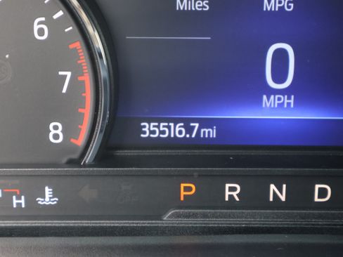 Used 2022 Ford Explorer XLT w/ Equipment Group 202A AWD/4WD image 33