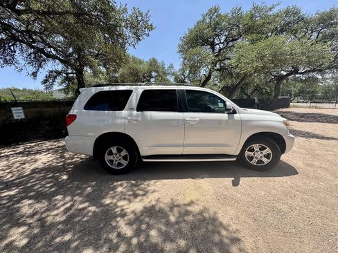 Used 2008 Toyota Sequoia SR5 w/ Leather Seat Pkg AWD/4WD image 4