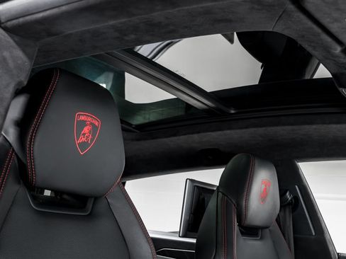 Used 2020 Lamborghini Urus AWD/4WD image 41