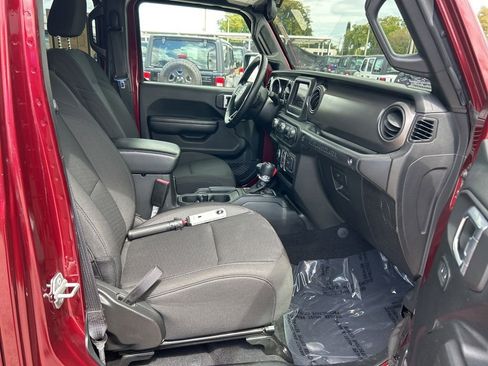 Used 2021 Jeep Wrangler Unlimited Sport image 22