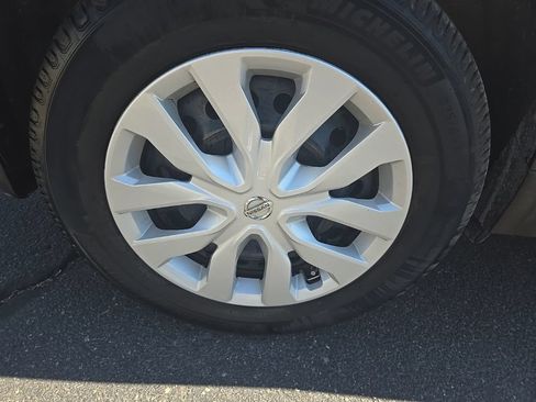 Used 2016 Nissan Rogue S w/ Appearance Package AWD/4WD image 35