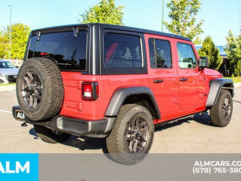 Used 2025 Jeep Wrangler Unlimited Sport AWD/4WD image 5