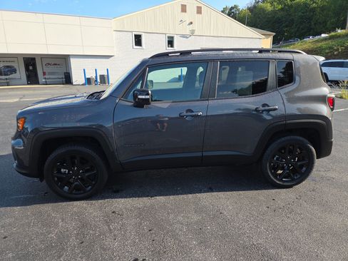 Certified 2023 Jeep Renegade Altitude AWD/4WD image 7