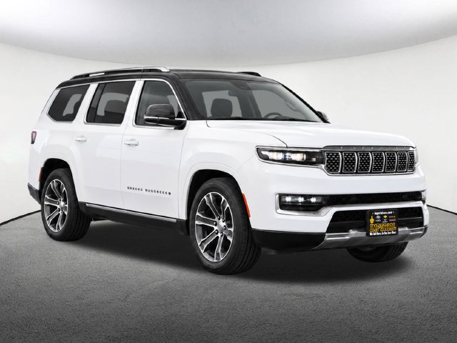Used 2023 Jeep Grand Wagoneer 4WD image 2