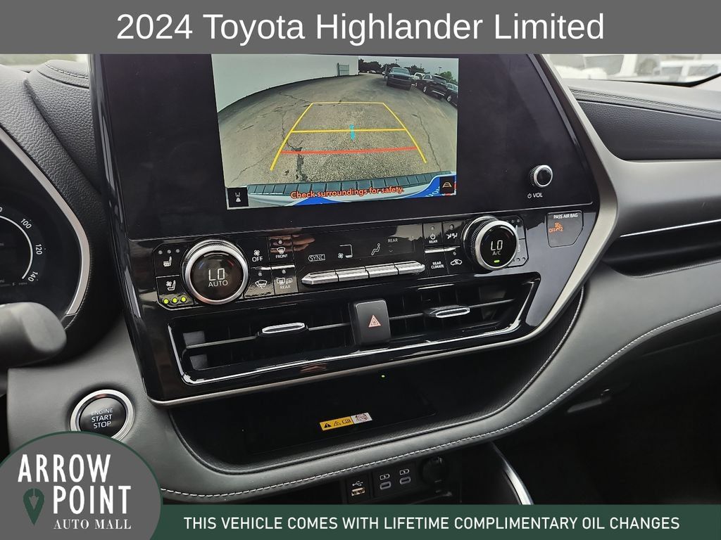 Used 2024 Toyota Highlander Limited FWD image 24