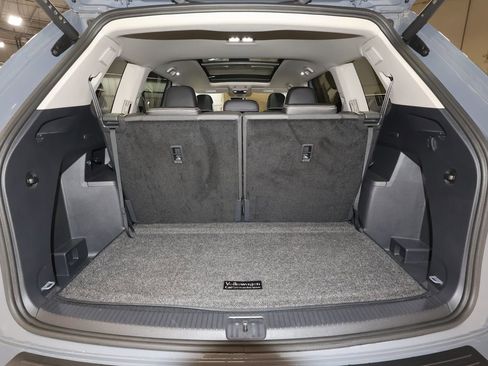 Used 2025 Volkswagen Atlas SEL Premium R-Line image 24