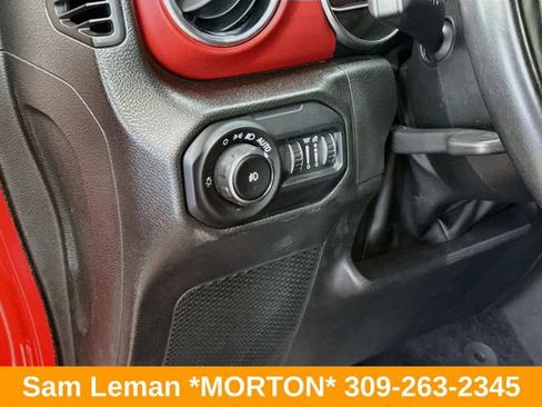 Used 2022 Jeep Wrangler Unlimited Rubicon AWD/4WD image 10