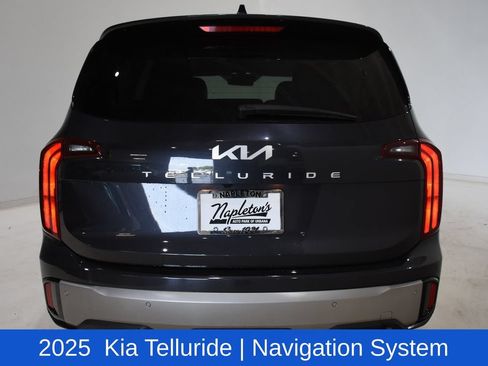 Used 2025 Kia Telluride S FWD image 5