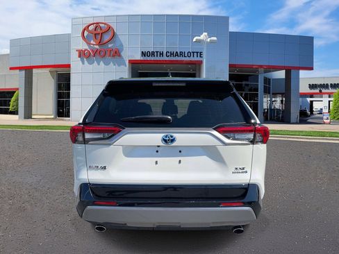 Used 2019 Toyota RAV4 XSE AWD/4WD image 5