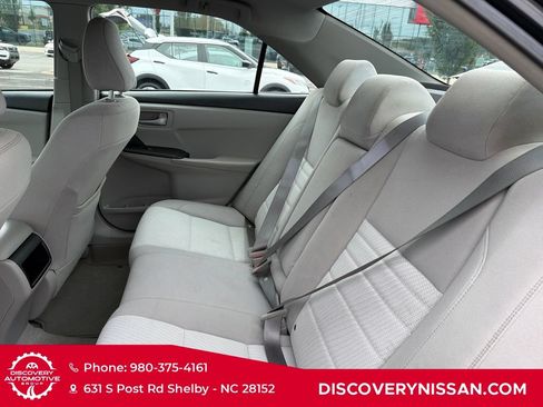 Used 2017 Toyota Camry LE FWD image 35