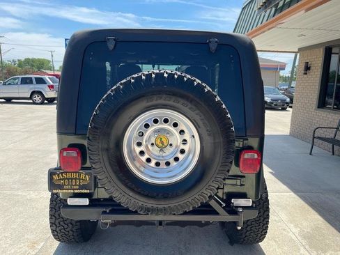 Used 2004 Jeep Wrangler X w/ Convenience Group AWD/4WD image 13