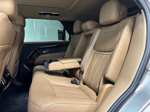 Used 2023 Land Rover Range Rover Sport SE image 26
