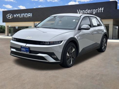 Certified 2026 Hyundai Ioniq 5 SEL RWD image 4