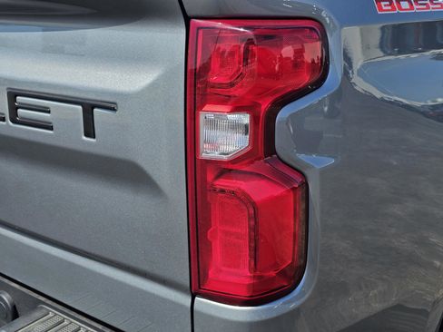 Used 2024 Chevrolet Silverado 1500 LT Trail Boss w/ LT Trail Boss Premium Package AWD/4WD image 9