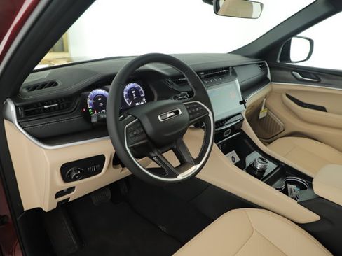 New 2026 Jeep Grand Cherokee L Limited image 7