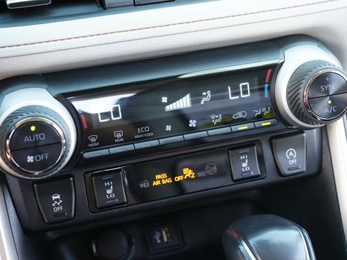 Used 2023 Toyota RAV4 XLE Premium image 23