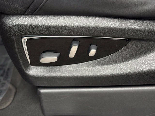Used 2019 Cadillac Escalade Luxury AWD/4WD image 14