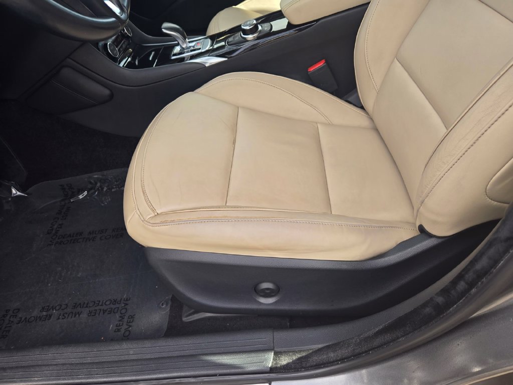 Used 2017 INFINITI QX30 Premium w/ Navigation Package AWD/4WD image 17