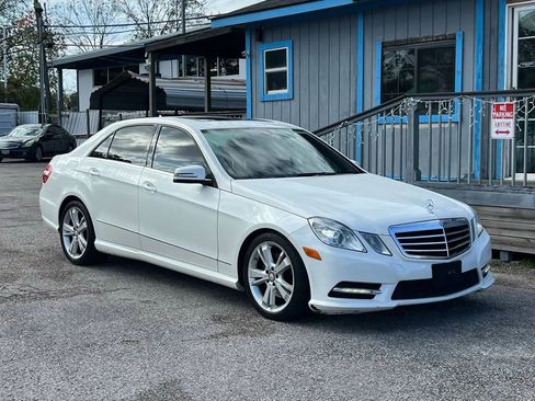Used 2013 Mercedes-Benz E 350 Sedan image 4