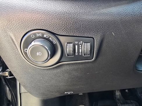 Used 2022 Jeep Compass High Altitude AWD/4WD image 11