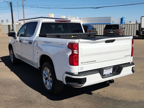 Used 2023 Chevrolet Silverado 1500 Custom image 3